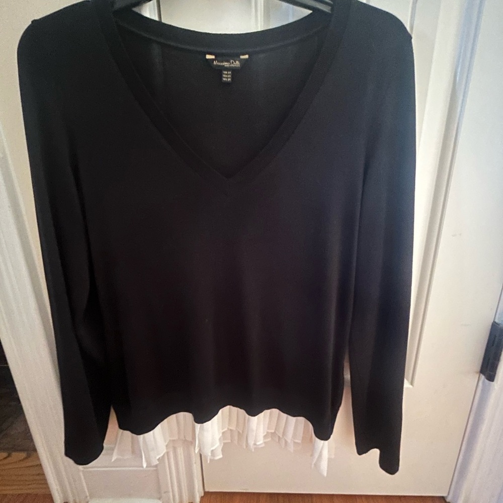 Massimo Dutti Elegant Black Top with White Accents